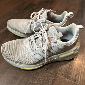 Women’s Adidas Sneakers Size 9